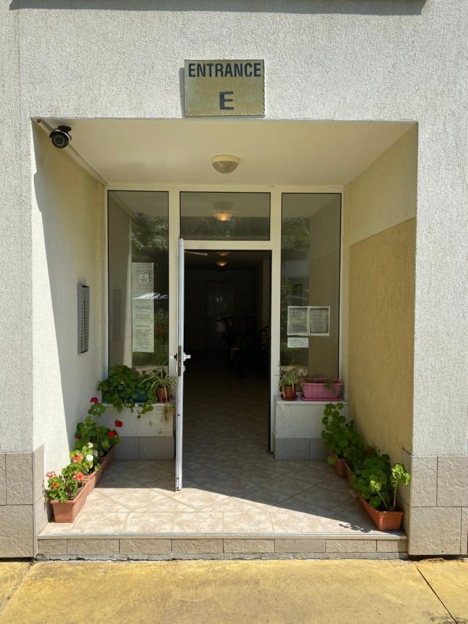 Cozy Apartment By The Sea Ravda Bagian luar foto