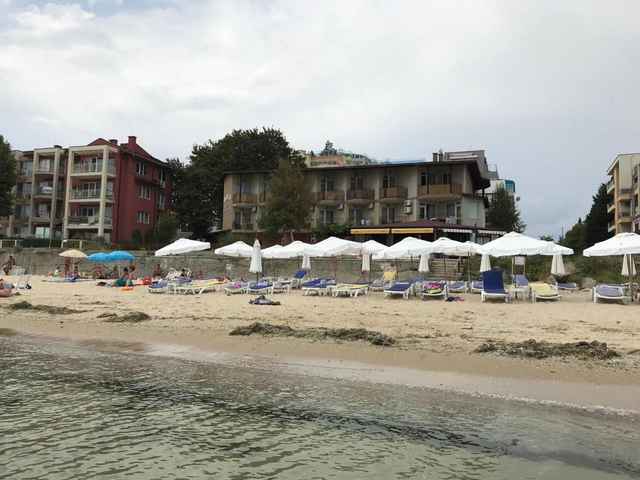 Cozy Apartment By The Sea Ravda Bagian luar foto